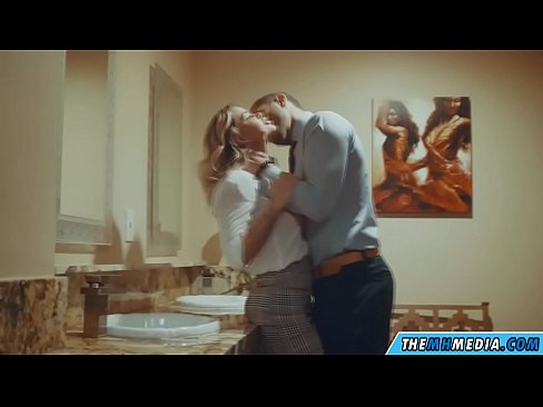 ❤️ Kad krūtiska blondīne pavedina tevi publiskā tualetē Slepkavas pie mums lv.milfnut-net.ru ☑